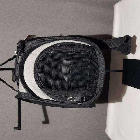 You & Me Small Pet Carrier NWT mesh soft carrier with handle & adjustable strap - Picture 3 of 10